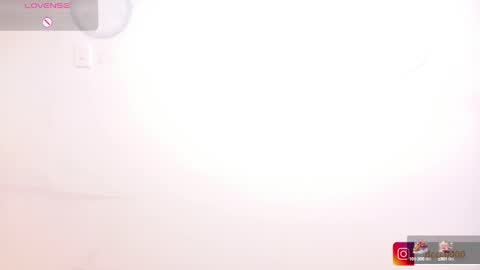 Mia  online show from January 7, 3:33 pm