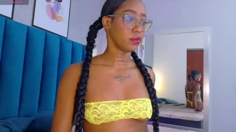 Mia  online show from May 12, 12:35 pm