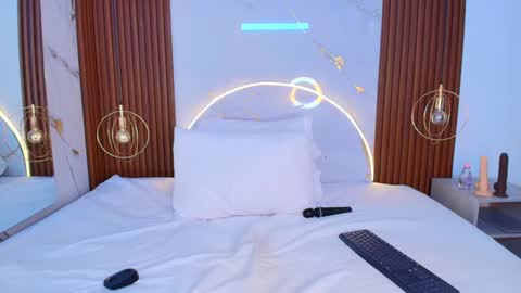 Mia  online show from February 1, 7:26 am