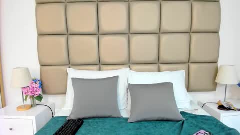 miamillers1 online show from November 24, 11:32 am