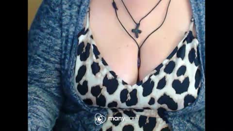 Snapshot of miamimistress chatting on March 5, 8:32 am maya online show from March 5, 8:32 am
