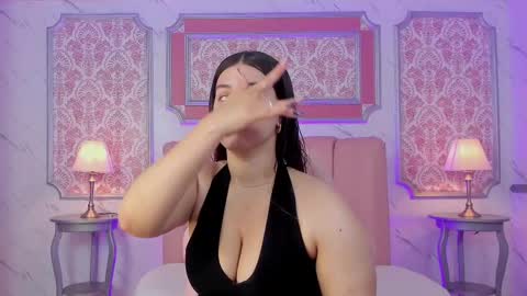 Mia   -5 7001400 Follow  online show from March 5, 12:33 pm