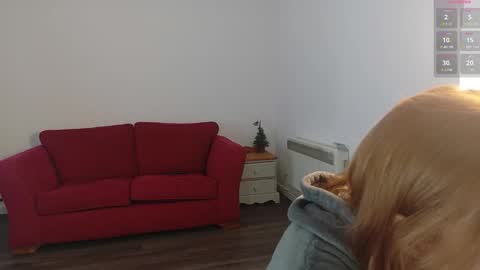 miamoon123 online show from December 2, 2:45 pm