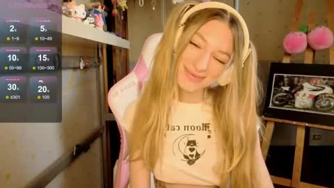 MiaMoon online show from June 5, 6:52 am