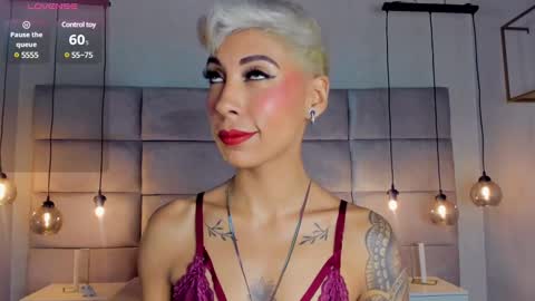 Snapshot of miamorgann chatting on December 16, 11:22 am Mia Morgann online show from December 16, 11:22 am