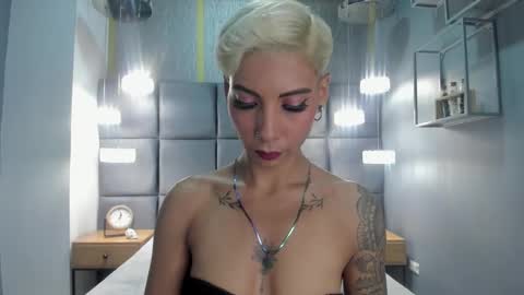 Snapshot of miamorgann chatting on December 18, 11:34 am Mia Morgann online show from December 18, 11:34 am