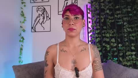 Snapshot of miamorgann chatting on February 24, 1:42 pm Mia Morgann online show from February 24, 1:42 pm