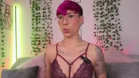 Snapshot of miamorgann chatting on April 15, 2:13 pm Mia Morgann online show from April 15, 2:13 pm