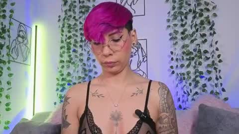 Snapshot of miamorgann chatting on April 23, 2:08 pm Mia Morgann online show from April 23, 2:08 pm