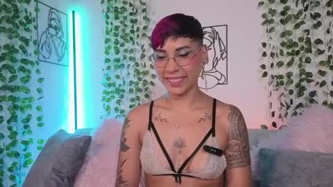 Snapshot of miamorgann chatting on May 2, 3:39 pm Mia Morgann online show from May 2, 3:39 pm