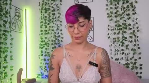 Snapshot of miamorgann chatting on May 15, 4:14 pm Mia Morgann online show from May 15, 4:14 pm