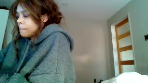 MiaMuffn online show from December 16, 1:32 pm