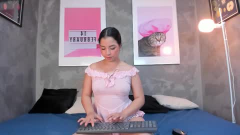 Mia online show from October 11, 6:28 pm