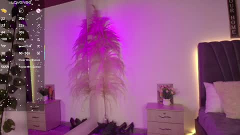 miaoconell online show from April 1, 11:57 pm