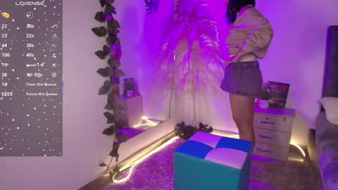Snapshot of miaoconell chatting on April 17, 10:02 pm miaoconell online show from April 17, 10:02 pm