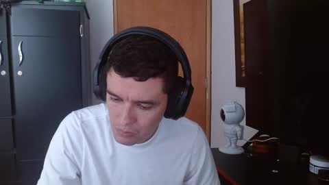 Snapshot of miaou_miaou chatting on February 11, 8:42 pm miaou_miaou online show from February 11, 8:42 pm