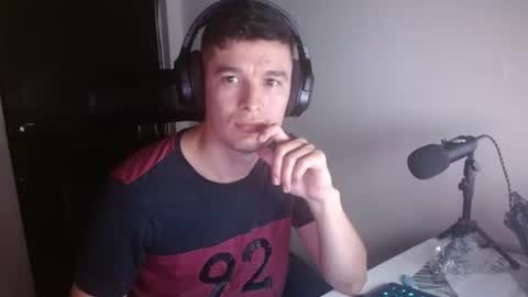 Snapshot of miaou_miaou chatting on February 6, 12:15 am miaou_miaou online show from February 6, 12:15 am