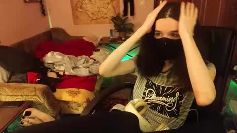 Snapshot of miaowhowl chatting on February 14, 8:05 pm Kristien online show from February 14, 8:05 pm