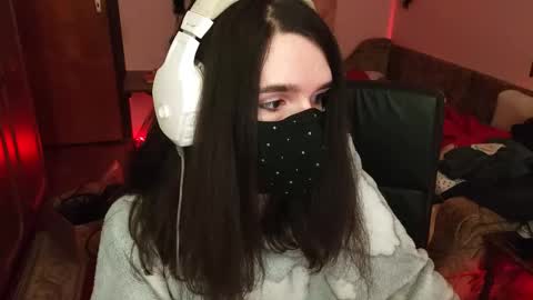 Snapshot of miaowhowl chatting on February 19, 11:34 pm Kristien online show from February 19, 11:34 pm