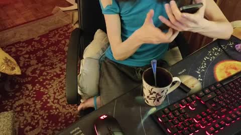 Snapshot of miaowhowl chatting on April 7, 1:17 am Kristien online show from April 7, 1:17 am