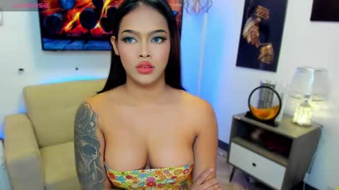 Mia online show from December 14, 9:18 am