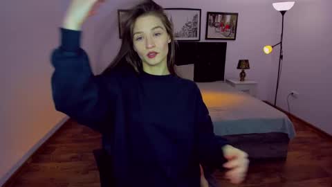 Mia online show from December 24, 6:39 pm