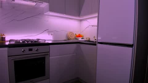 Snapshot of miapaw chatting on February 21, 7:26 pm Mia online show from February 21, 7:26 pm