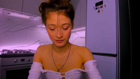 Snapshot of miapaw chatting on February 22, 7:45 pm Mia online show from February 22, 7:45 pm