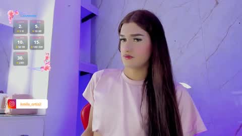 miapink_ofi_ online show from September 9, 10:20 pm