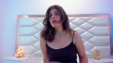 Sweetie Mia online show from February 5, 6:37 pm