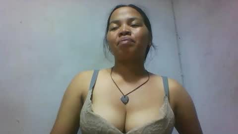 miarii online show from May 27, 4:37 pm