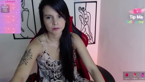 miarobinn_ online show from March 14, 4:01 pm