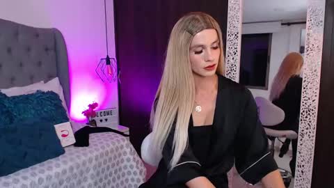 Mia Romanove online show from December 27, 5:52 am