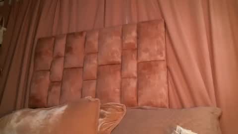 Snapshot of miasandoval_22 chatting on December 2, 8:15 pm miasaandovaal 22 online show from December 2, 8:15 pm