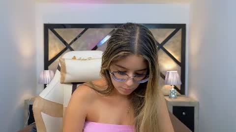 Mia online show from July 24, 9:57 pm