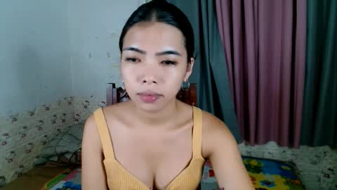 Snapshot of miasmith09 chatting on May 20, 8:53 am Pau and jence online show from May 20, 8:53 am