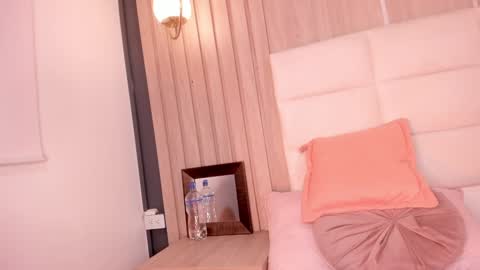 Mia online show from January 29, 8:46 pm