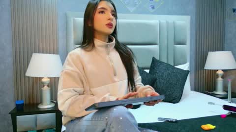 Snapshot of miasweetth chatting on January 15, 11:37 am Mia Sweetth online show from January 15, 11:37 am