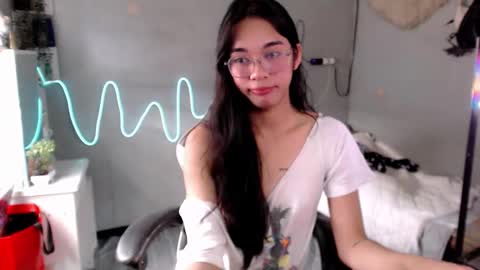 Mia online show from February 21, 6:14 am