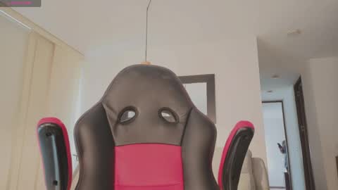 Mia online show from May 29, 4:49 pm