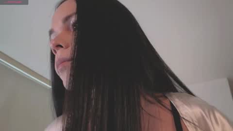 Mia online show from June 6, 2:44 pm