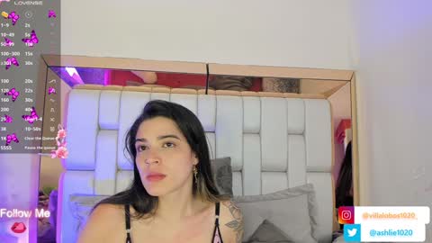 Mia Villalobos online show from December 24, 10:01 am
