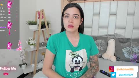 Mia Villalobos online show from January 4, 7:24 am