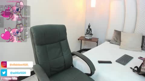 Mia Villalobos online show from October 12, 4:50 pm