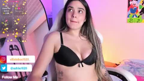 Mia Villalobos online show from July 3, 3:35 am