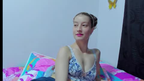 Snapshot of miavolkova_ chatting on February 26, 11:37 pm Chloe online show from February 26, 11:37 pm