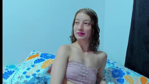 Snapshot of miavolkova_ chatting on April 8, 12:43 am Chloe online show from April 8, 12:43 am
