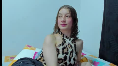Snapshot of miavolkova_ chatting on May 11, 11:46 pm Chloe online show from May 11, 11:46 pm