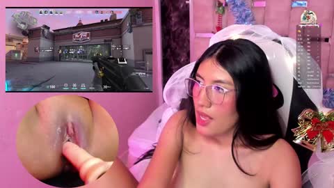 mia online show from December 24, 8:22 am