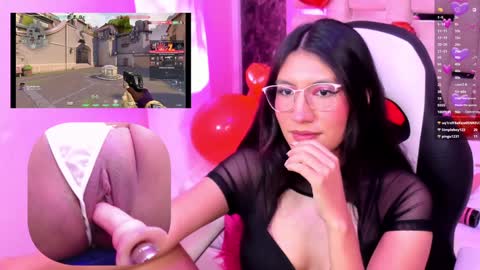 mia online show from February 5, 10:12 pm